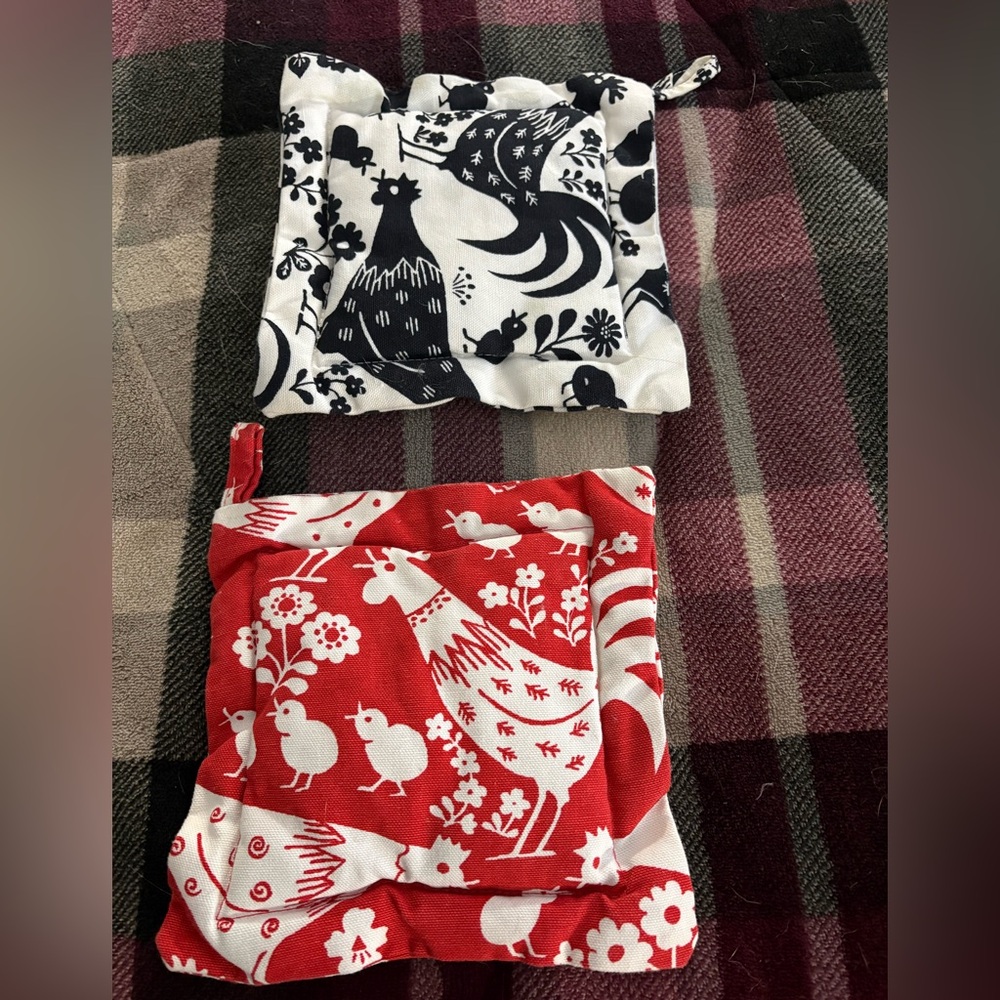 Rooster pot holders/trivets